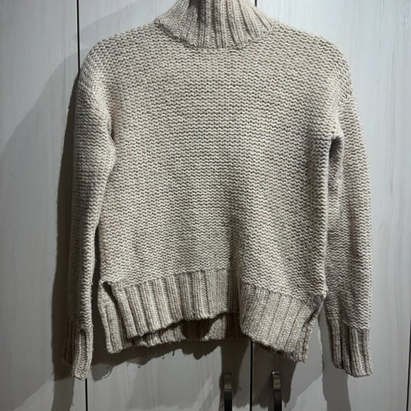 Babaton Sweaters - 🎉HOST PICK🎉 CREAM Aritzia The Group By Babaton Plumwood Turtleneck XS